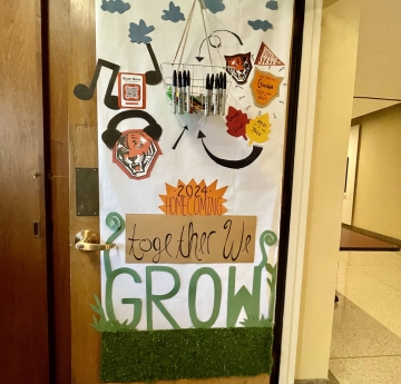 Together we Grow door 1